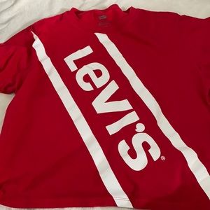 Women’s Levi’s Top